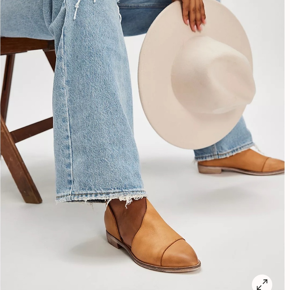 Free People Royale Flat Tan / camel leather